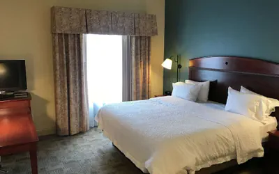 Photo 5 - Hampton Inn & Suites Bloomington - Normal