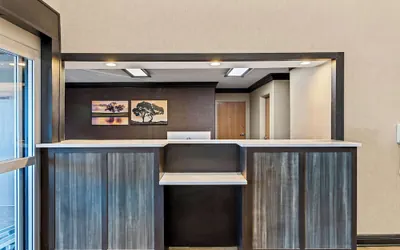 Photo 4 - Best Western Presidential Hotel & Suites