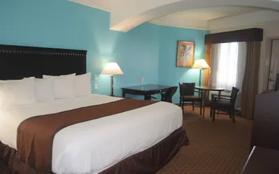 Photo 4 - Baymont by Wyndham Galveston