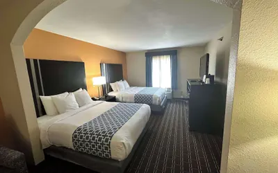 Photo 4 - Best Western Plus Bass Hotel & Suites
