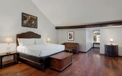 Photo 5 - Chateau Hotel