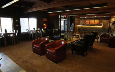 Photo 5 - C'mon Inn Hotel & Suites