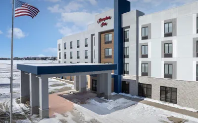 Photo 2 - Hampton Inn Waterloo Cedar Valley