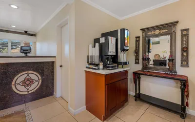 Photo 4 - Clarion Collection Carmel Oaks Inn