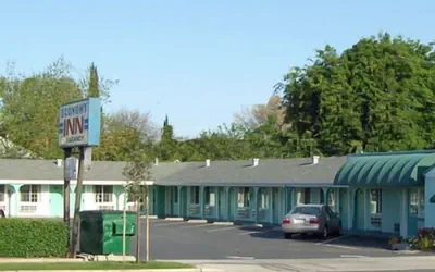 Photo 2 - Economy Inn