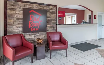 Photo 4 - Red Roof Inn Buffalo, TX