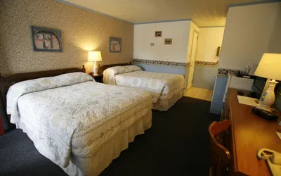Photo 4 - Bennington Motor Inn