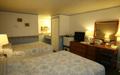 Photo 3 - Bennington Motor Inn