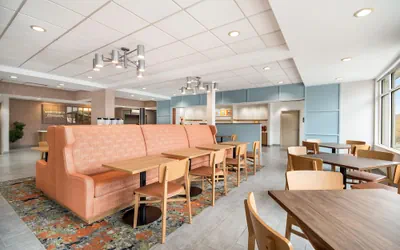 Photo 4 - Hampton Inn Rutland