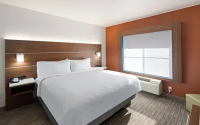 Photo 5 - Holiday Inn Express & Suites Interstate 90 by IHG