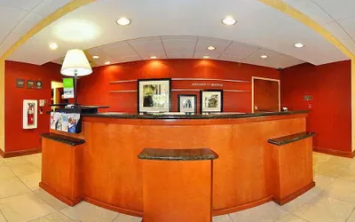 Photo 2 - Hampton Inn Quincy