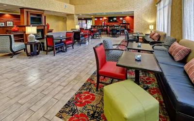 Photo 4 - Hampton Inn Quincy