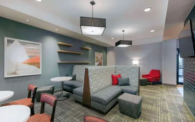 Photo 2 - Hampton Inn & Suites Burlington, NC