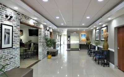 Photo 5 - Days Inn & Suites by Wyndham Savannah North I-95