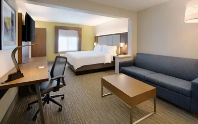 Photo 4 - Holiday Inn Express & Suites Bradley Airport by IHG