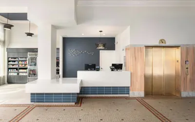 Photo 4 - Courtyard by Marriott St. Petersburg Downtown