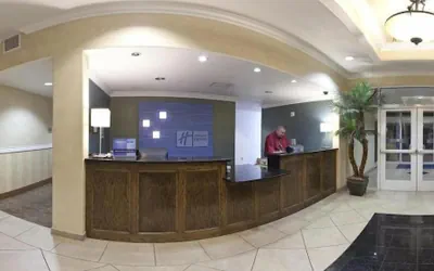 Photo 3 - Holiday Inn Express Delano by IHG