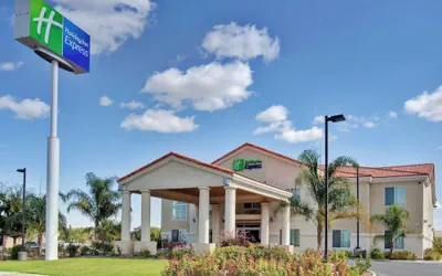 Photo 2 - Holiday Inn Express Delano by IHG