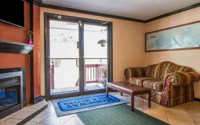 Photo 5 - Rodeway Inn & Suites Brunswick near Hwy 1