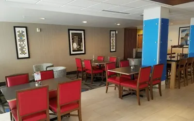Photo 3 - Holiday Inn Express & Suites Daphne- Spanish Fort Area by IHG