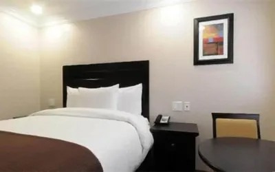 Photo 5 - Raincross Hotel