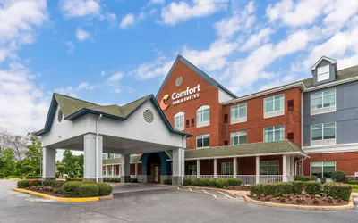 Photo 2 - Comfort Inn & Suites Hampton near Coliseum