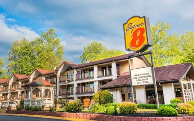 Photo 2 - Super 8 by Wyndham Downtown Gatlinburg at Convention Center