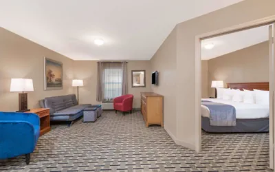 Photo 5 - Days Inn & Suites by Wyndham Sellersburg