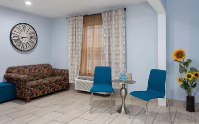 Photo 4 - Days Inn & Suites by Wyndham Sellersburg