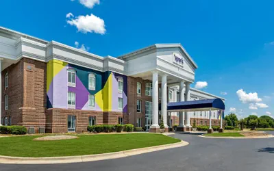 Photo 2 - Spark by Hilton Tuscumbia Muscle Shoals