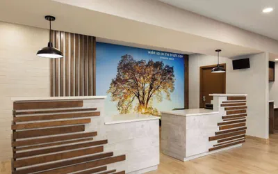 Photo 3 - La Quinta Inn & Suites by Wyndham Santa Clarita - Valencia