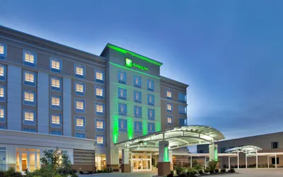 Photo 2 - Holiday Inn Kansas City Airport by IHG