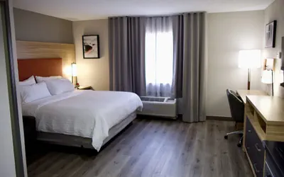 Photo 4 - Candlewood Suites Harrisonburg by IHG