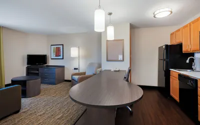 Photo 4 - Candlewood Suites Medford by IHG