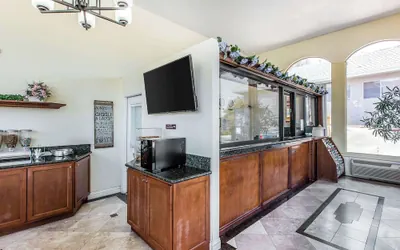 Photo 4 - Rodeway Inn & Suites Canyon Lake-Menifee West