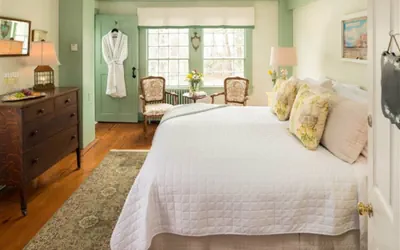 Waldo Emerson Inn
