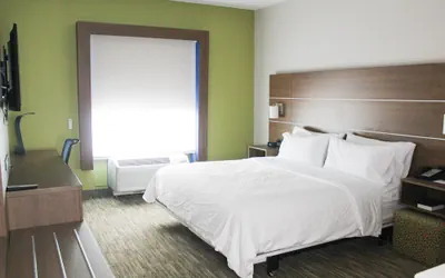 Photo 4 - Holiday Inn Express & Suites Martinsville by IHG