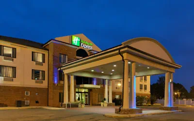 Photo 2 - Holiday Inn Express Hotel & Suites Sylacauga by IHG