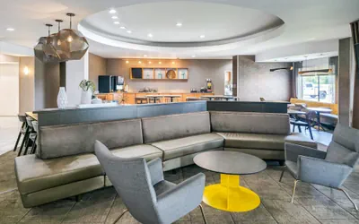 Photo 2 - Comfort Suites Ardmore