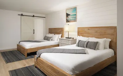 Photo 5 - The Surfbreak Hotel