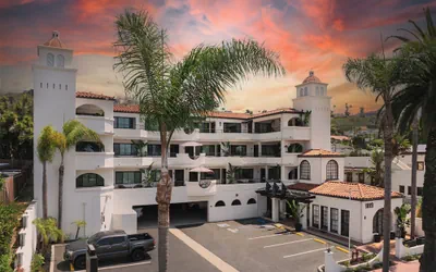 The Surfbreak Hotel