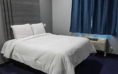Photo 4 - Americas Best Value Inn & Suites Bush Intl Airport