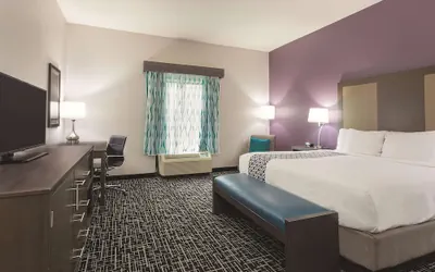 Photo 5 - La Quinta Inn & Suites by Wyndham Covington