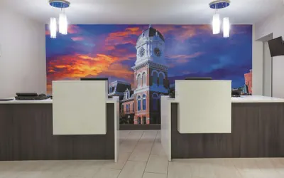 Photo 3 - La Quinta Inn & Suites by Wyndham Covington