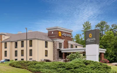 Photo 2 - La Quinta Inn & Suites by Wyndham Covington