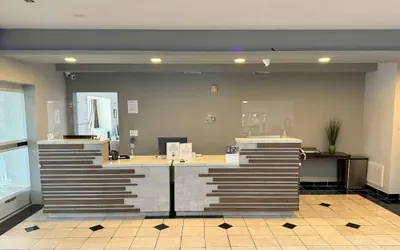 Photo 3 - La Quinta Inn & Suites by Wyndham Tulare