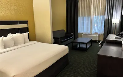 Photo 5 - Hotel Flamingo Inn & Suites Vero Beach I-95