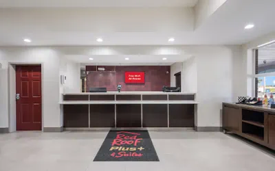 Photo 3 - Red Roof Inn PLUS+ & Suites Birmingham - Bessemer