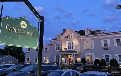 Photo 2 - The Carriage House Inn Newport