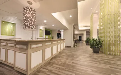 Photo 5 - Hilton Garden Inn Akron Canton Airport